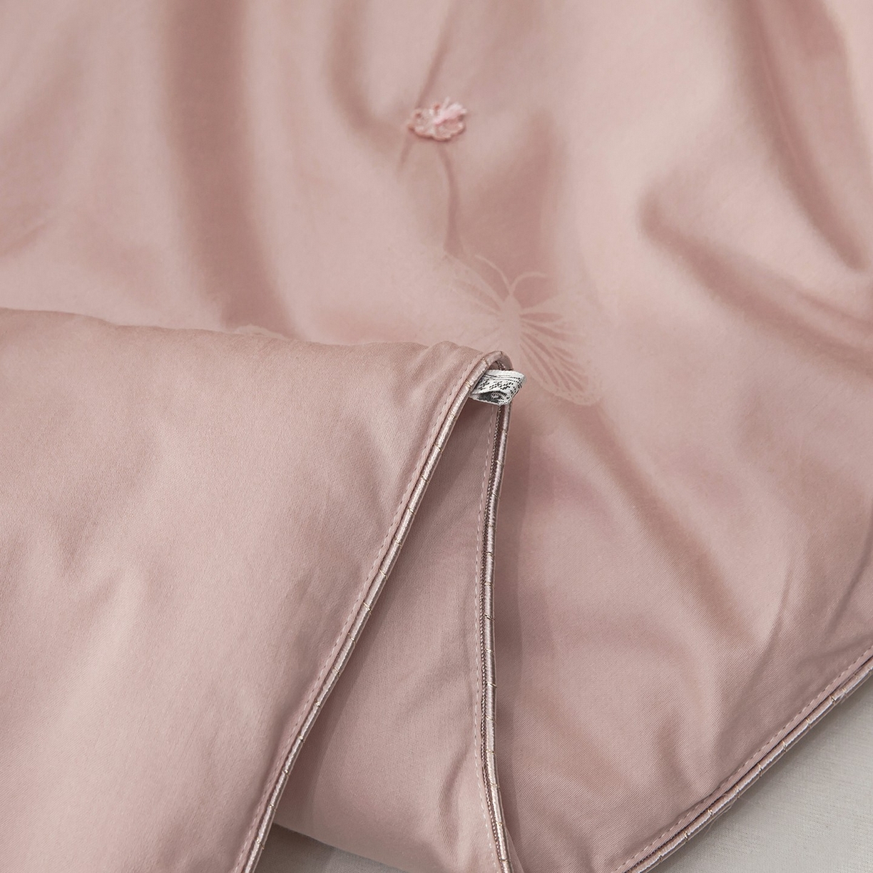 91家纺网 家纺一手货源 找家纺 蚕云阁蚕丝家居 2025新款舒适保暖被子被芯-比翼双飞 比翼双飞-粉色精梳柞蚕丝