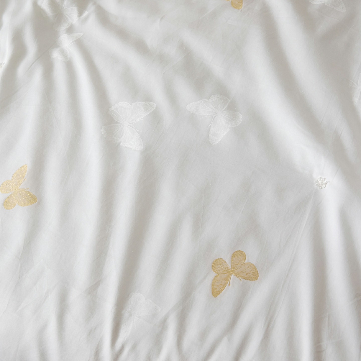 91家纺网 家纺一手货源 找家纺 蚕云阁蚕丝家居 2025新款舒适保暖被子被芯-比翼双飞 比翼双飞-白色精梳柞蚕丝