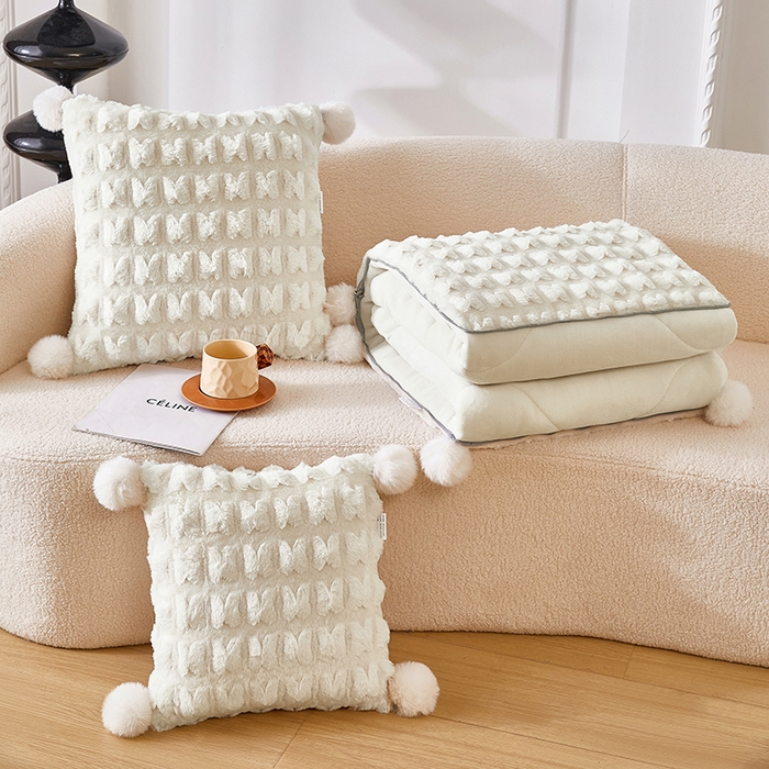 伊可爱 2025新款秋冬轻奢婉约仿兔毛立体蝴蝶花抱枕被-翩翩 翩翩-奶白