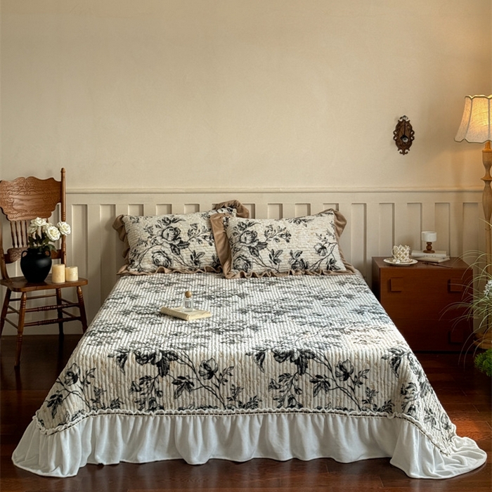 91家纺网 家纺一手货源 找家纺 （总）花香四季家纺 2025新款雕花绒牛奶绒夹棉床盖款四件套系列-浪漫情缘