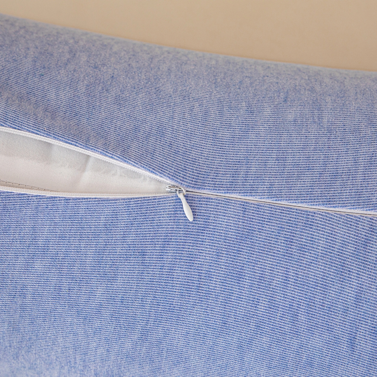 91家纺网 家纺一手货源 找家纺 沐沐家纺 2026新款深睡抱抱枕 蓝色