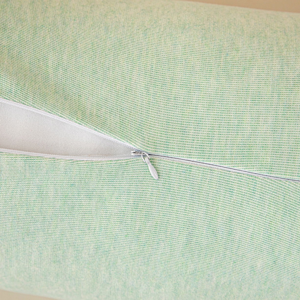 91家纺网 家纺一手货源 找家纺 沐沐家纺 2026新款深睡抱抱枕 绿色