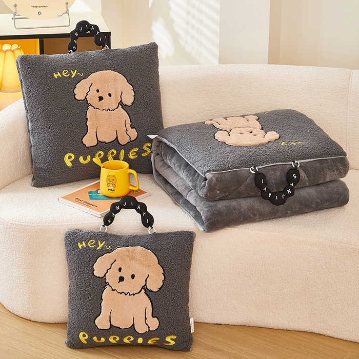 91家纺网 家纺一手货源 找家纺 （总）伊可爱2025新款秋冬泰迪绒卡通贴布绣提手抱枕被-贝宝