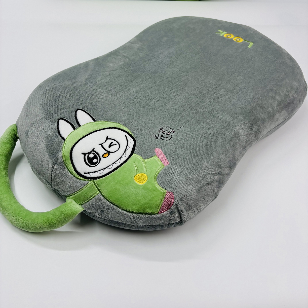 露函家居 2025新款儿童款拉布布毛绒猫肚枕枕头枕芯 灰色