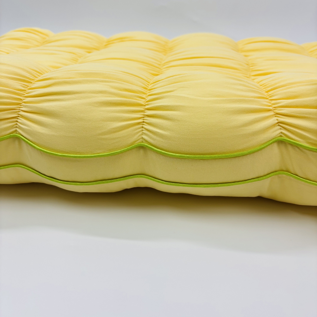 91家纺网 家纺一手货源 找家纺 露函家居 2025新款法式云朵面包枕枕头枕芯 黄色