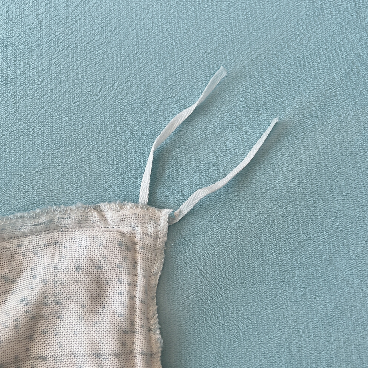 91家纺网 家纺一手货源 找家纺 二八年华 2025新款着色雕花牛奶绒加厚保暖四件套 山茶蓝