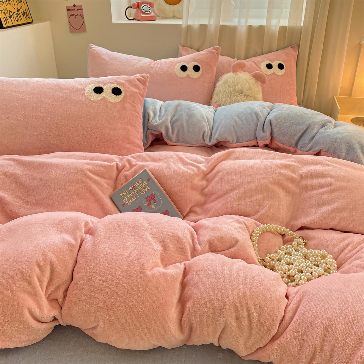 91家纺网 家纺一手货源 找家纺 （总）雨洋家纺 2025新款牛奶绒双面毛巾绣四件套-大眼萌系列