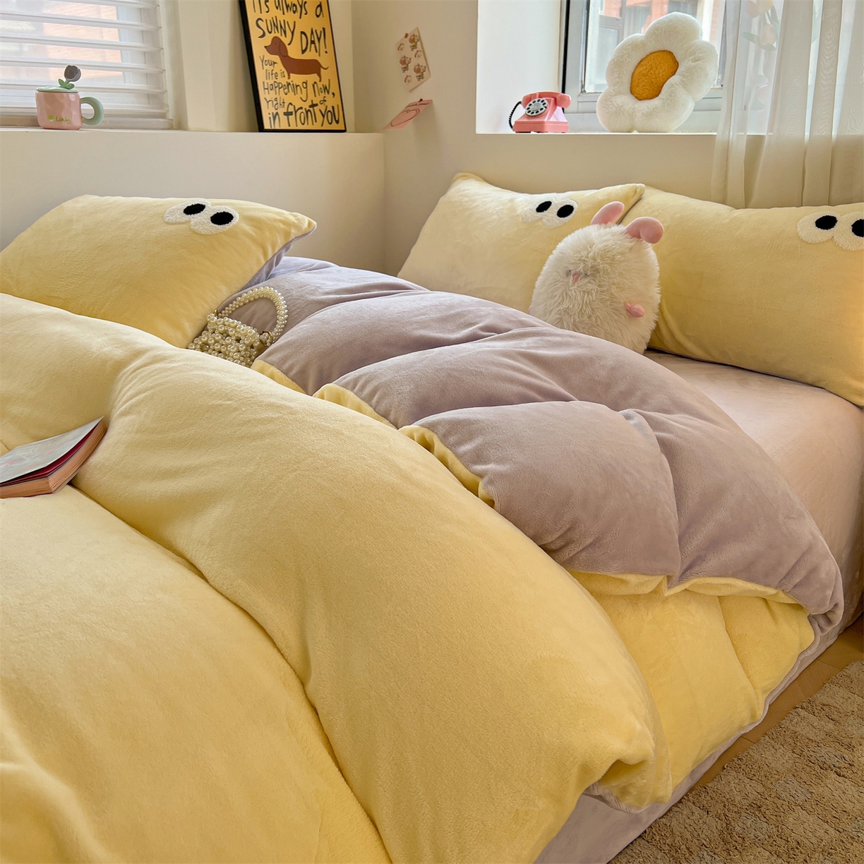 91家纺网 家纺一手货源 找家纺 雨洋家纺 2025新款牛奶绒双面毛巾绣四件套-大眼萌系列 R绒大眼萌芋泥奶盖