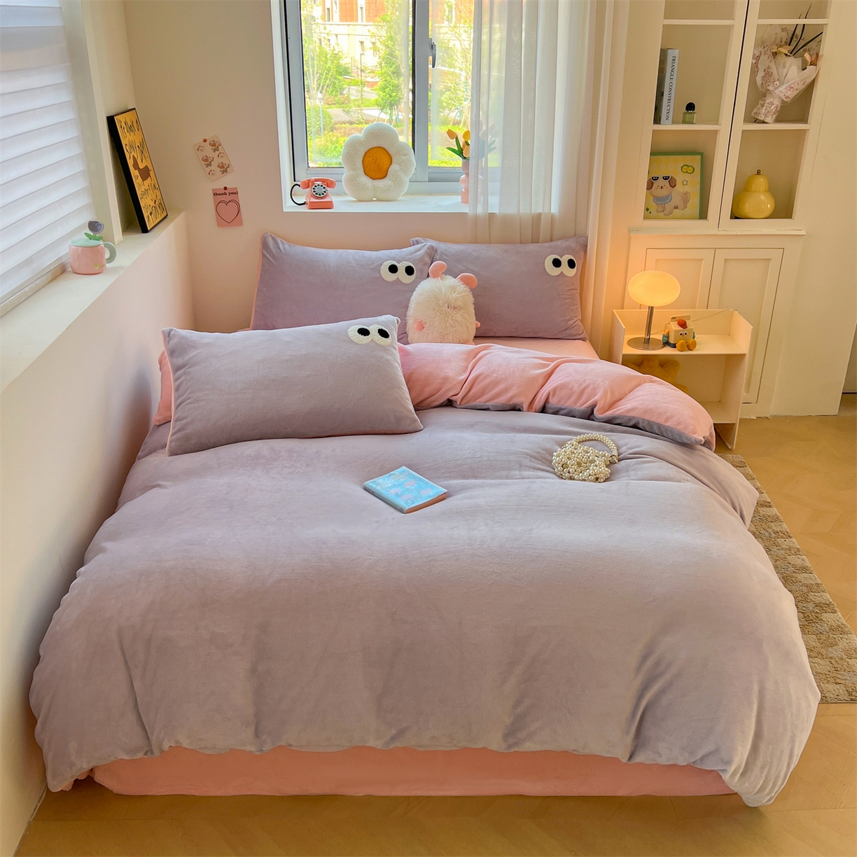 91家纺网 家纺一手货源 找家纺 雨洋家纺 2025新款牛奶绒双面毛巾绣四件套-大眼萌系列 R绒大眼萌葡萄奶缇