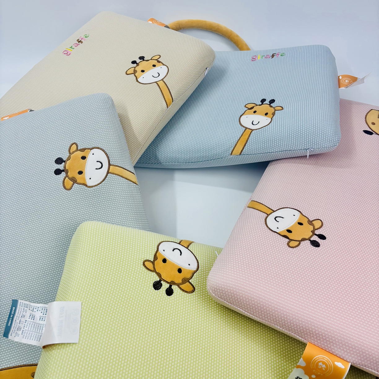 91家纺网 家纺一手货源 找家纺 （总）露函家居 2025新款儿童款长颈鹿面包枕枕头枕芯