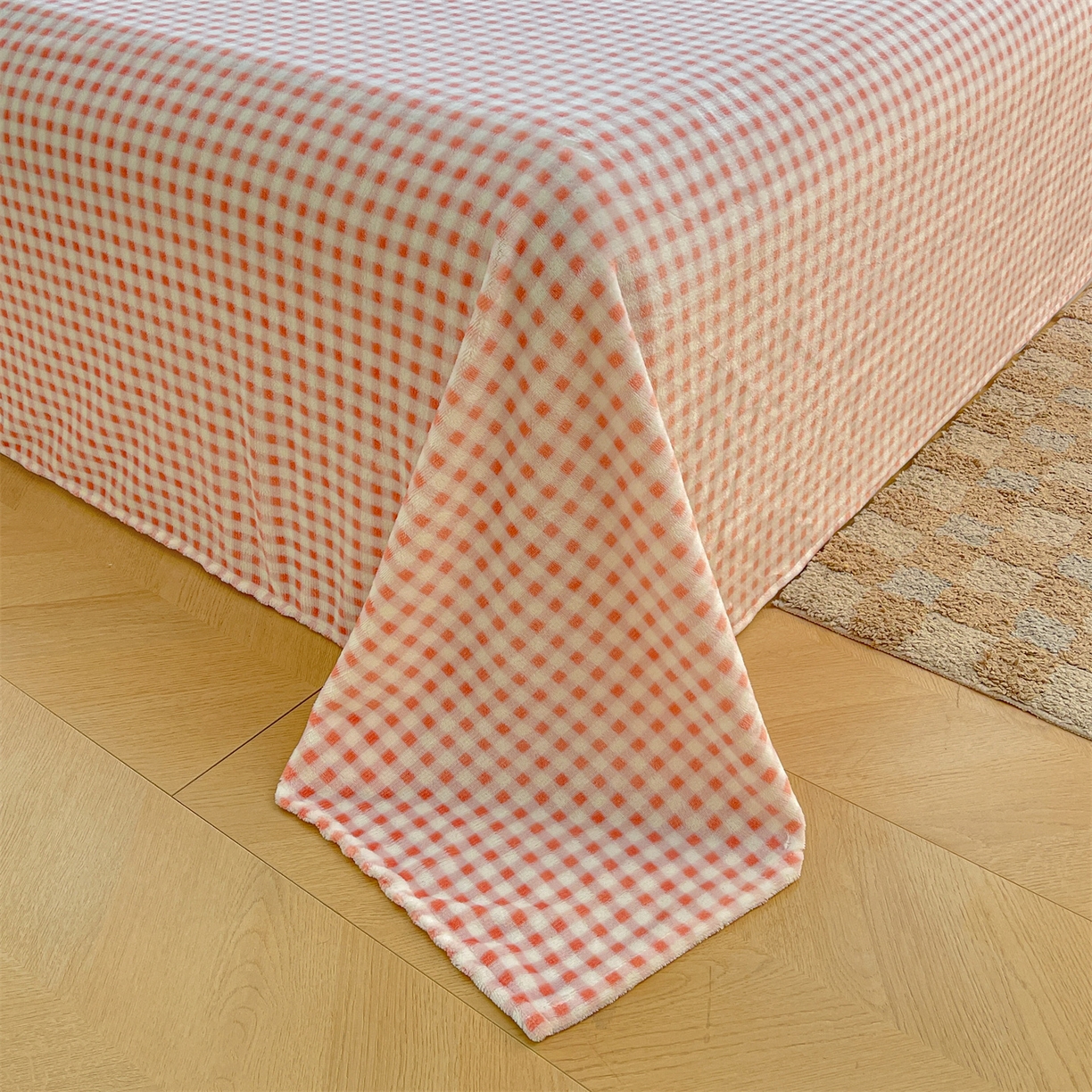 91家纺网 家纺一手货源 找家纺 雨洋家纺 2025新款牛奶绒双面毛巾绣四件套-大眼萌系列 R绒大眼萌黄黄粉格