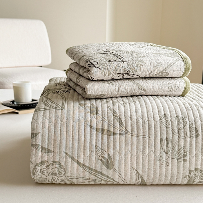 91家纺网 家纺一手货源 找家纺 （总）卢赛尔 2025新款印花加厚原麻宝宝绒双拼保暖床盖款三件套