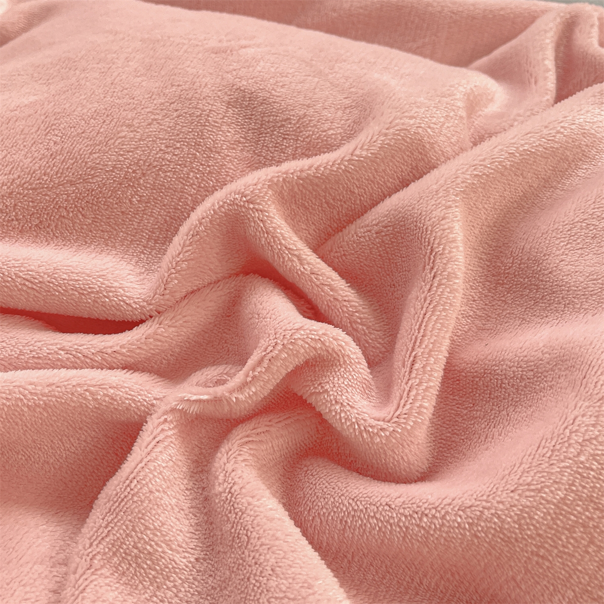 91家纺网 家纺一手货源 找家纺 雨洋家纺 2025新款牛奶绒双面毛巾绣单品被套-大眼萌系列 R绒大眼萌草莓海盐