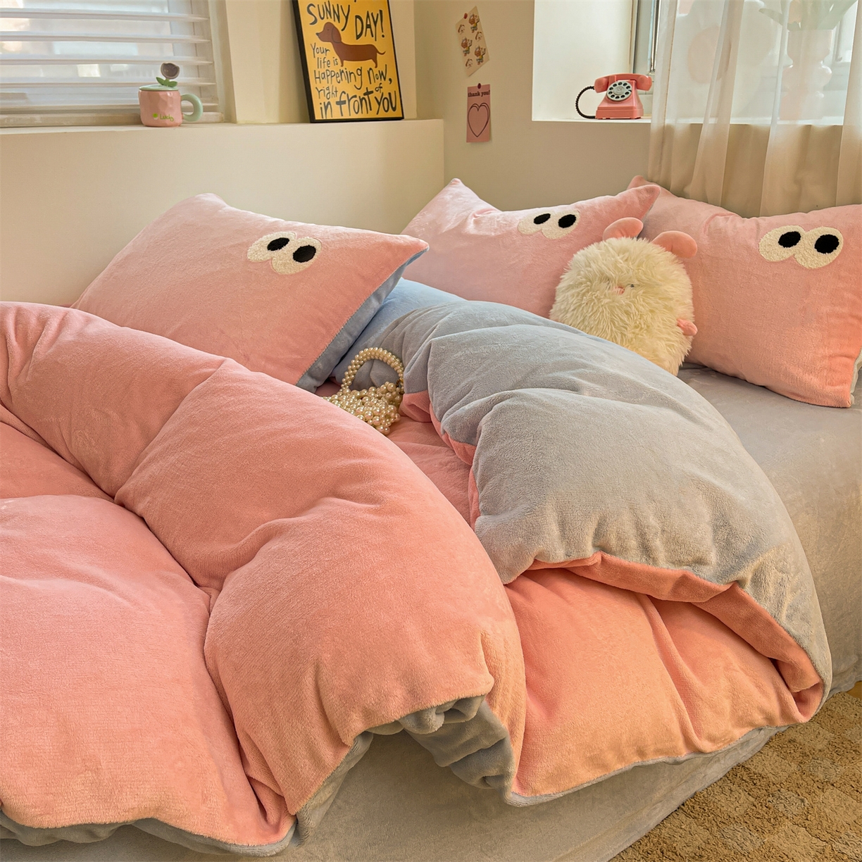 91家纺网 家纺一手货源 找家纺 （总）雨洋家纺 2025新款牛奶绒双面毛巾绣单品被套-大眼萌系列