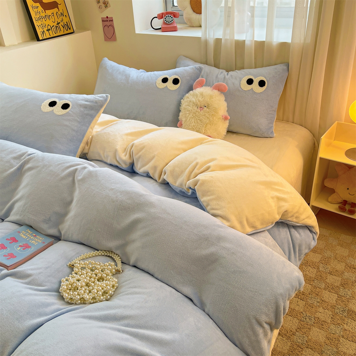 91家纺网 家纺一手货源 找家纺 雨洋家纺 2025新款牛奶绒双面毛巾绣单品被套-大眼萌系列 R绒大眼萌海盐芝士