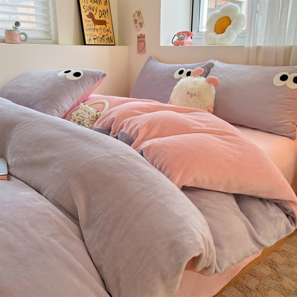 91家纺网 家纺一手货源 找家纺 雨洋家纺 2025新款牛奶绒双面毛巾绣单品被套-大眼萌系列 R绒大眼萌葡萄奶缇