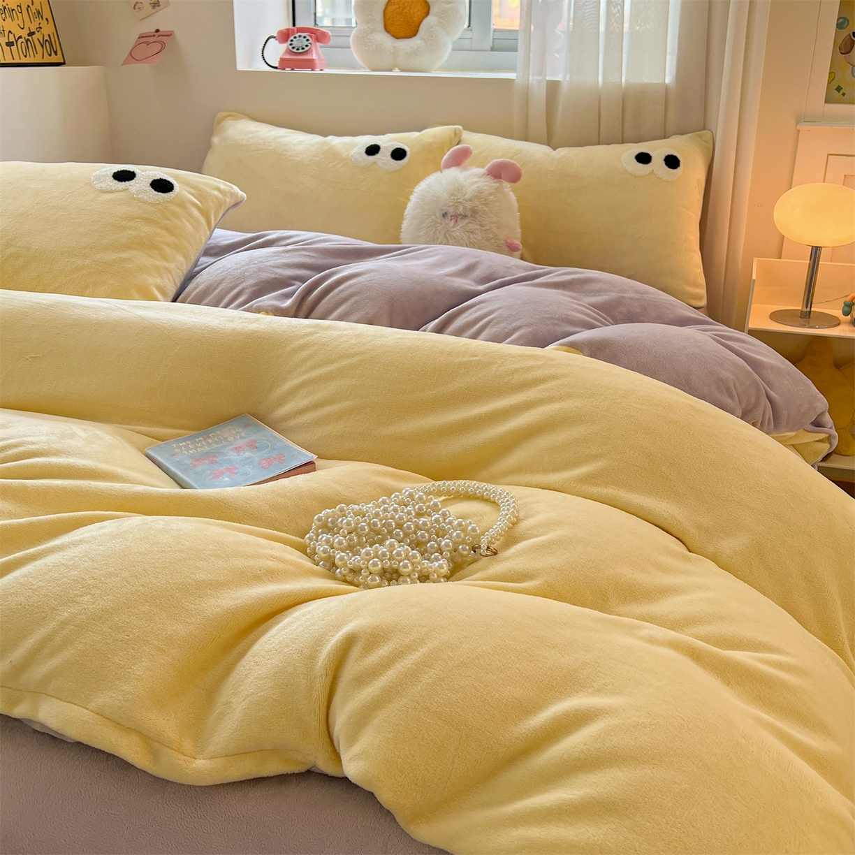 91家纺网 家纺一手货源 找家纺 雨洋家纺 2025新款牛奶绒双面毛巾绣单品被套-大眼萌系列 R绒大眼萌芋泥奶盖