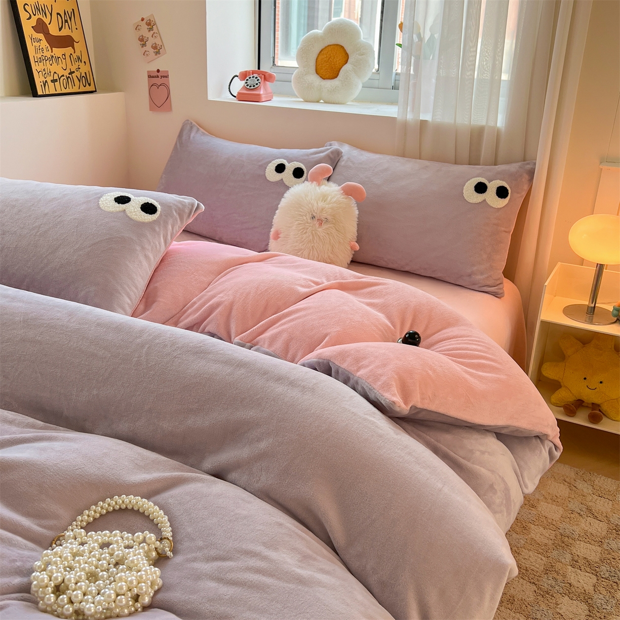 91家纺网 家纺一手货源 找家纺 雨洋家纺 2025新款牛奶绒双面毛巾绣单品被套-大眼萌系列 R绒大眼萌葡萄奶缇