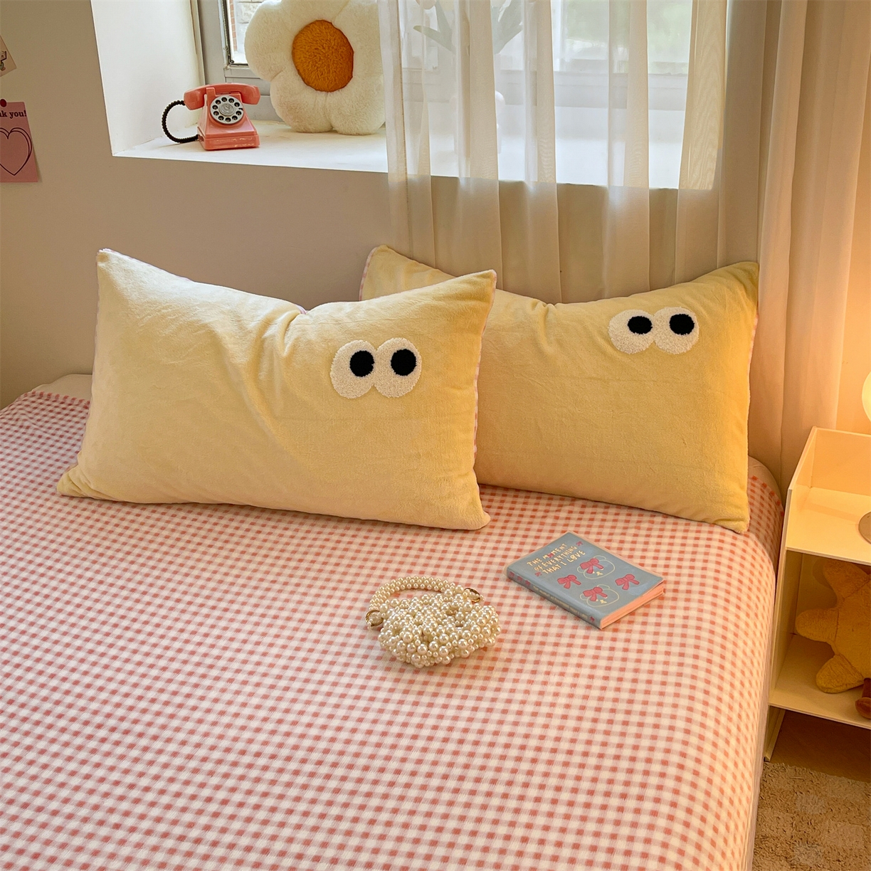 91家纺网 家纺一手货源 找家纺 雨洋家纺 2025新款牛奶绒双面毛巾绣单品被套-大眼萌系列 R绒大眼萌黄黄粉格