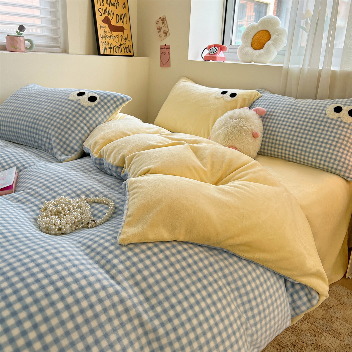 91家纺网 家纺一手货源 找家纺 雨洋家纺 2025新款牛奶绒双面毛巾绣单品被套-大眼萌系列 R绒大眼萌蓝格黄黄