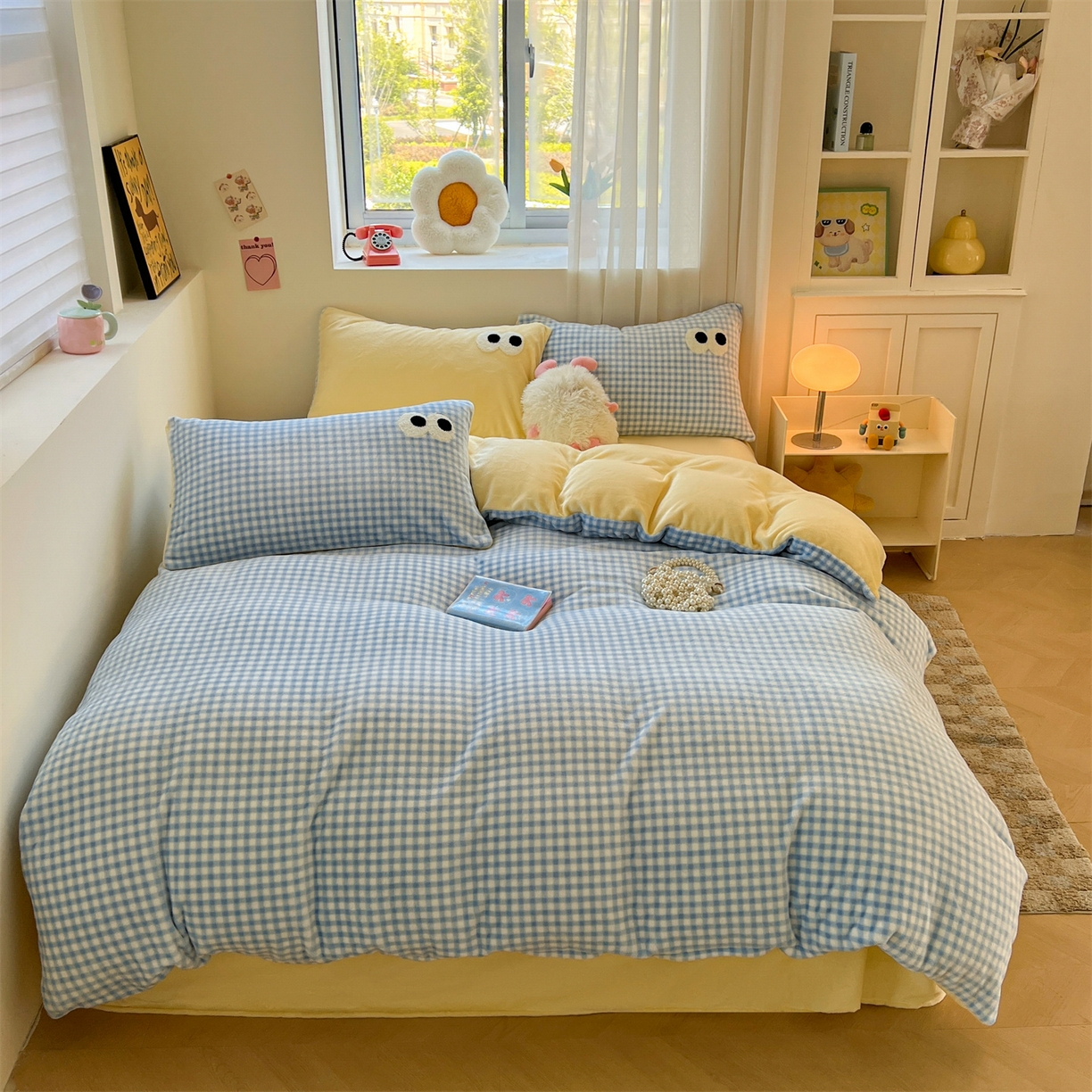 91家纺网 家纺一手货源 找家纺 雨洋家纺 2025新款牛奶绒双面毛巾绣单品被套-大眼萌系列 R绒大眼萌蓝格黄黄