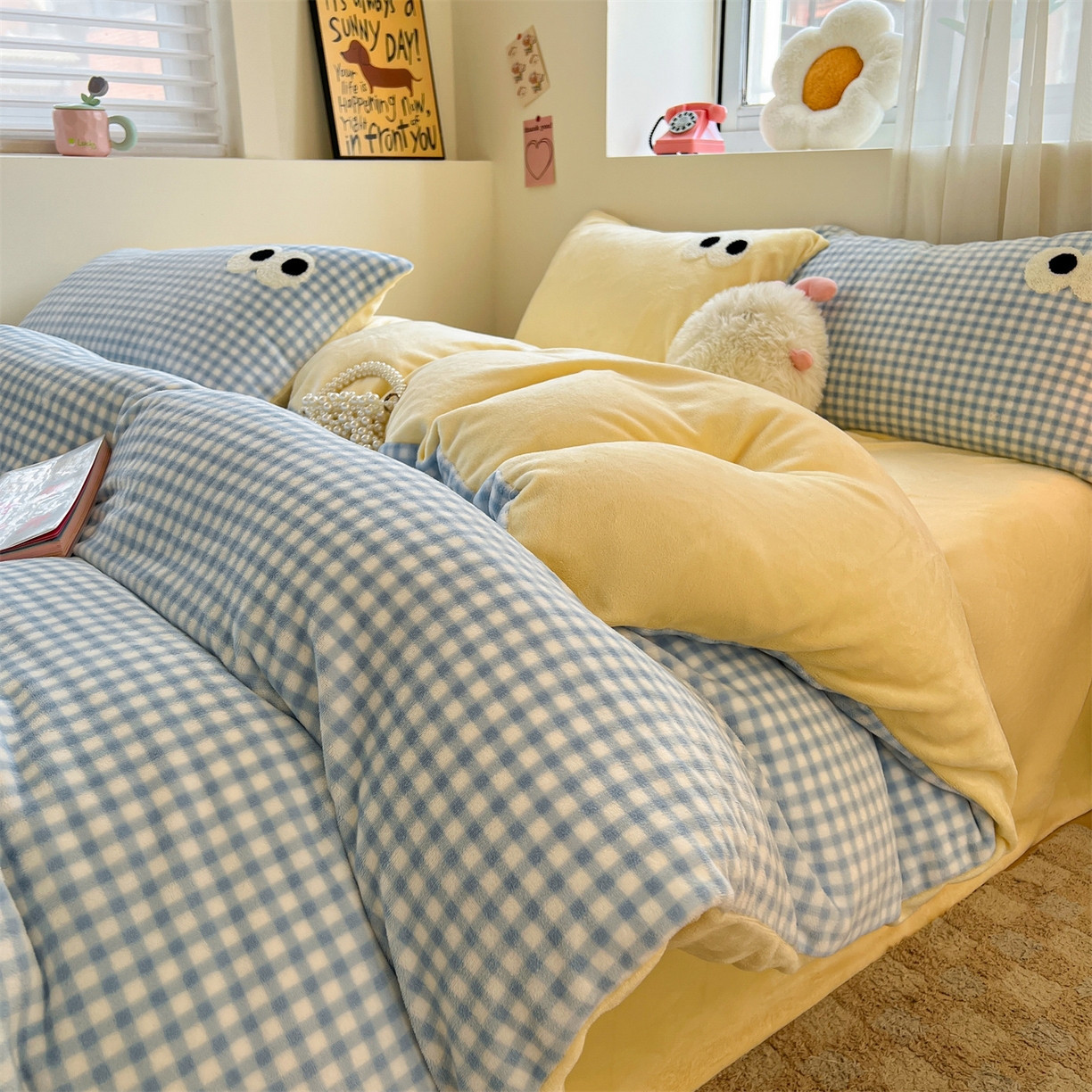 91家纺网 家纺一手货源 找家纺 雨洋家纺 2025新款牛奶绒双面毛巾绣单品被套-大眼萌系列 R绒大眼萌蓝格黄黄