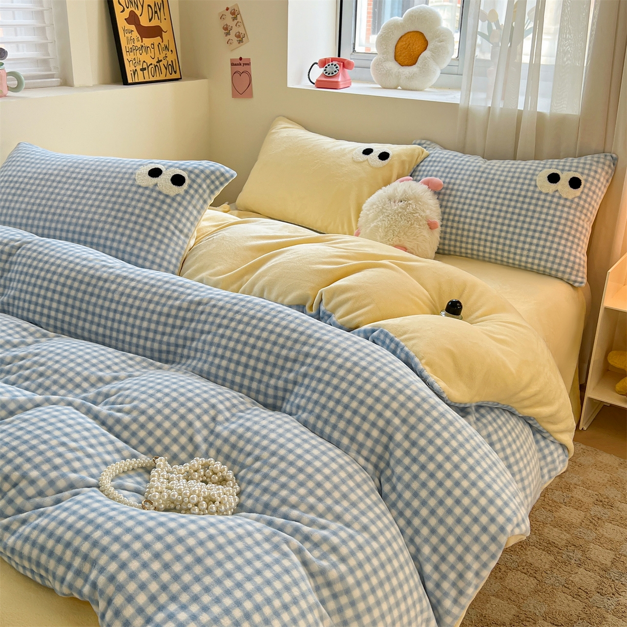 91家纺网 家纺一手货源 找家纺 雨洋家纺 2025新款牛奶绒双面毛巾绣单品被套-大眼萌系列 R绒大眼萌蓝格黄黄