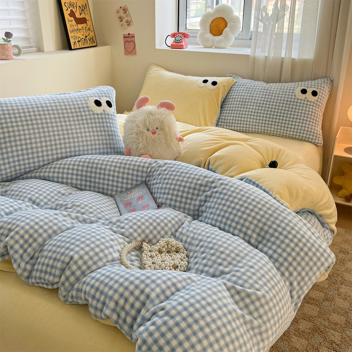 91家纺网 家纺一手货源 找家纺 雨洋家纺 2025新款牛奶绒双面毛巾绣单品被套-大眼萌系列 R绒大眼萌蓝格黄黄