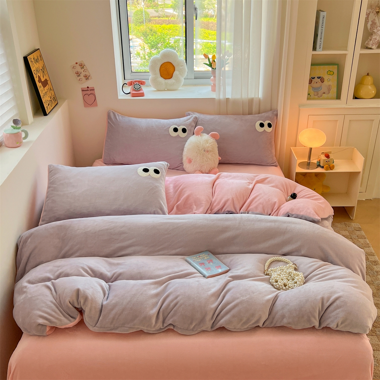 91家纺网 家纺一手货源 找家纺 雨洋家纺 2025新款牛奶绒双面毛巾绣单品被套-大眼萌系列 R绒大眼萌葡萄奶缇