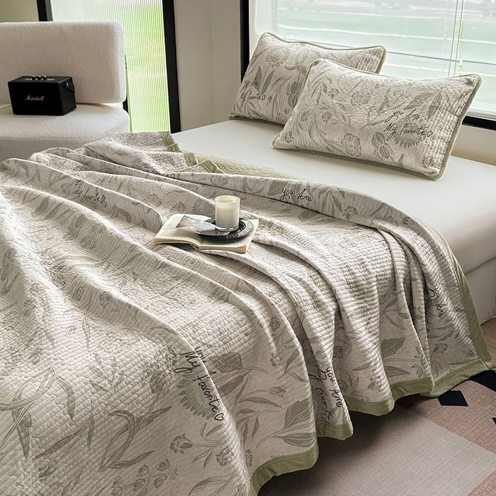 91家纺网 家纺一手货源 找家纺 卢赛尔 2025新款印花加厚原麻宝宝绒双拼保暖床盖款三件套 草芙蓉