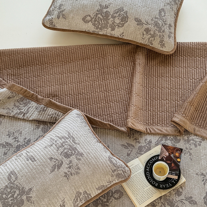 91家纺网 家纺一手货源 找家纺 卢赛尔 2025新款印花加厚原麻宝宝绒双拼保暖床盖款三件套 花眠