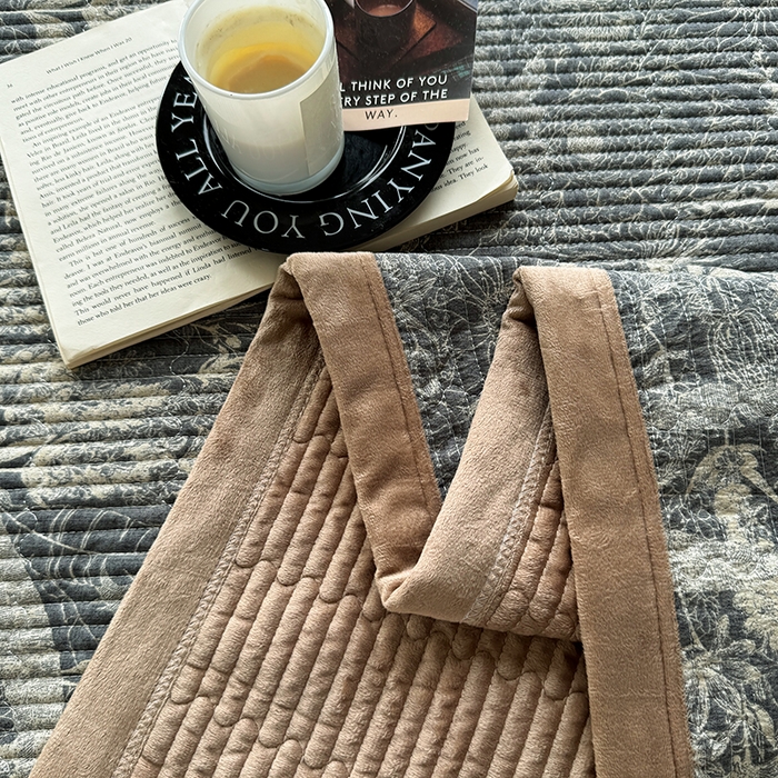 91家纺网 家纺一手货源 找家纺 卢赛尔 2025新款印花加厚原麻宝宝绒双拼保暖床盖款三件套 凉墨