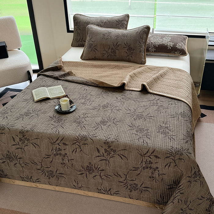 91家纺网 家纺一手货源 找家纺 卢赛尔 2025新款印花加厚原麻宝宝绒双拼保暖床盖款三件套 南栀羽