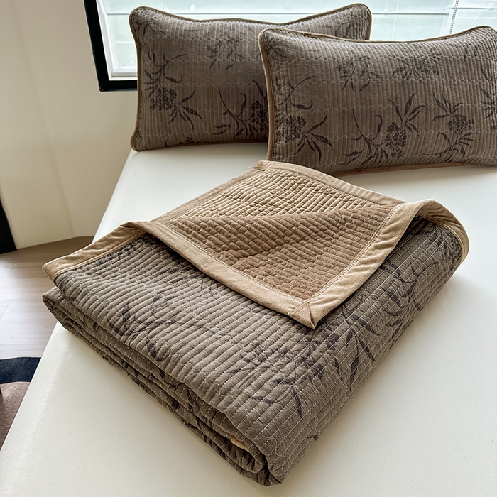 91家纺网 家纺一手货源 找家纺 卢赛尔 2025新款印花加厚原麻宝宝绒双拼保暖床盖款三件套 南栀羽