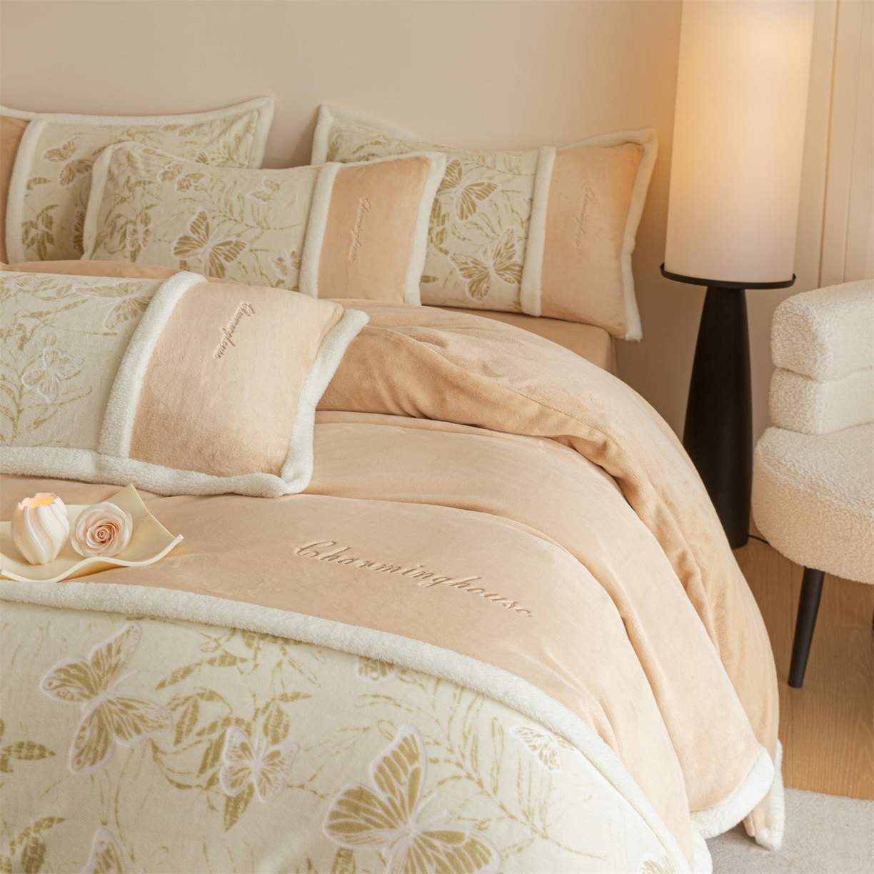 91家纺网 家纺一手货源 找家纺 遇见家居生活馆 2025新款高克重雕花绒拼接刺绣四件套系列-艾菲妮 蝴蝶-香槟色