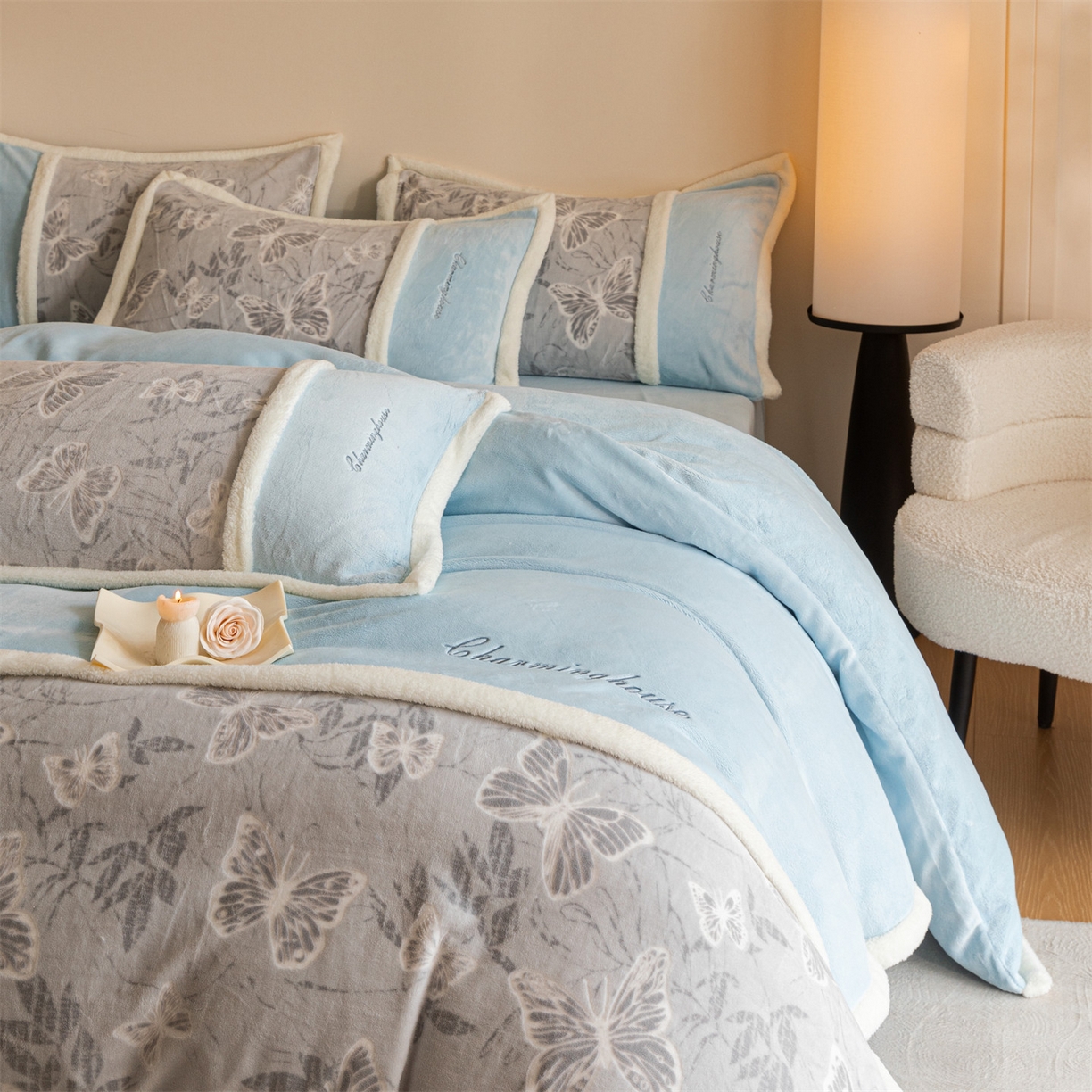 91家纺网 家纺一手货源 找家纺 遇见家居生活馆 2025新款高克重雕花绒拼接刺绣四件套系列-艾菲妮 蝴蝶-天空蓝