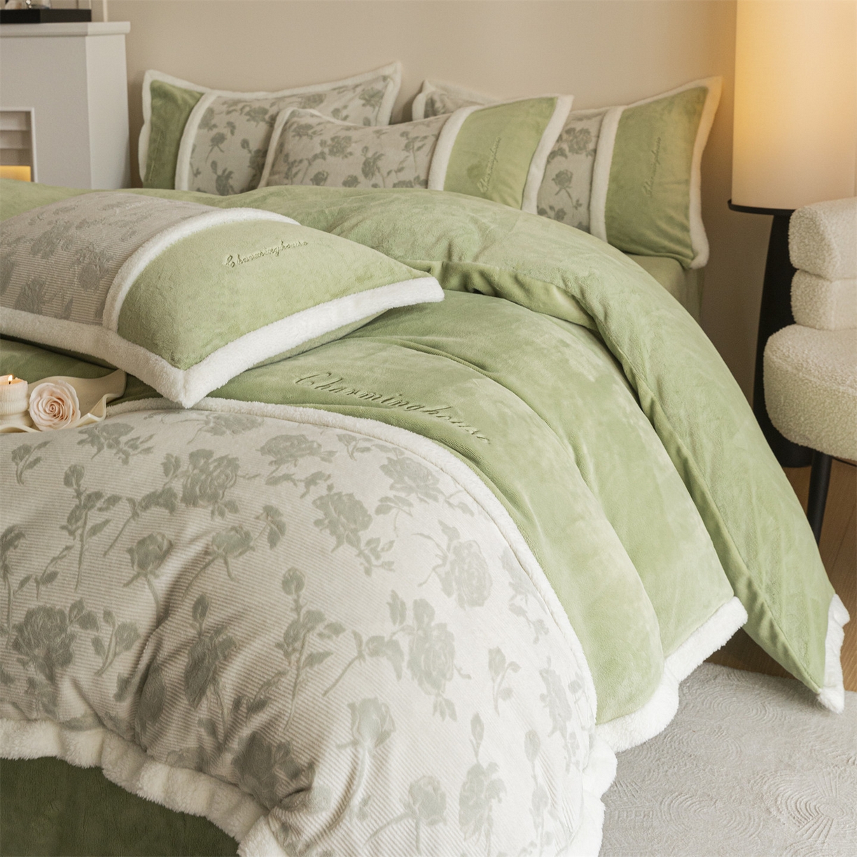 91家纺网 家纺一手货源 找家纺 遇见家居生活馆 2025新款高克重雕花绒拼接刺绣四件套系列-艾菲妮 玫瑰-月白绿