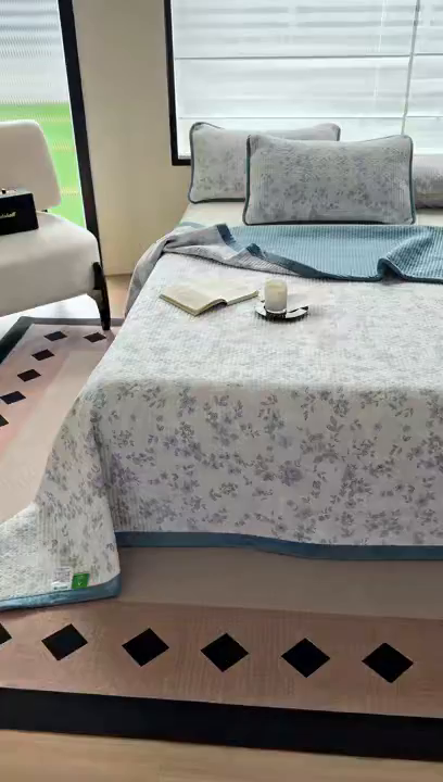 91家纺网 家纺一手货源 找家纺 卢赛尔 2025新款印花加厚原麻宝宝绒双拼保暖床盖款三件套 青千雪