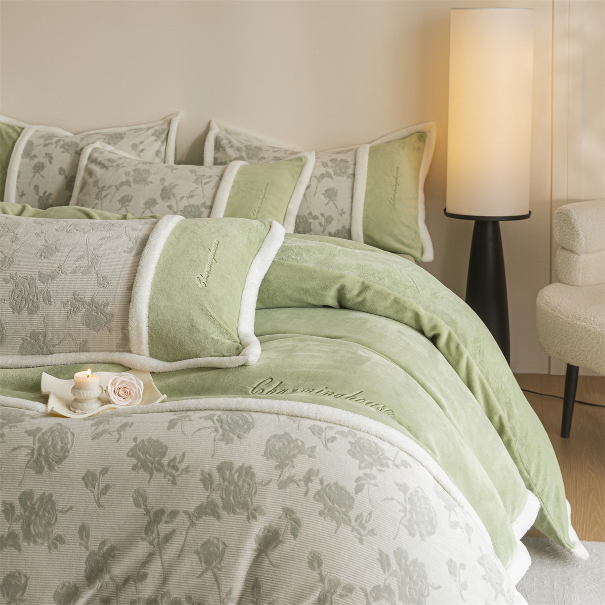 91家纺网 家纺一手货源 找家纺 遇见家居生活馆 2025新款高克重雕花绒拼接刺绣四件套系列-艾菲妮 玫瑰-月白绿