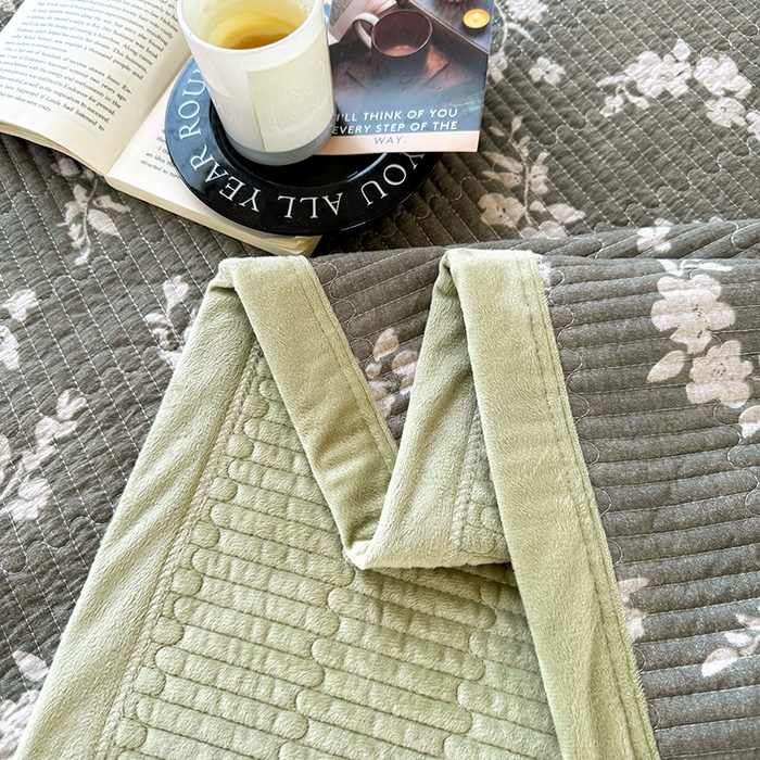 91家纺网 家纺一手货源 找家纺 卢赛尔 2025新款印花加厚原麻宝宝绒双拼保暖床盖款三件套 森屿