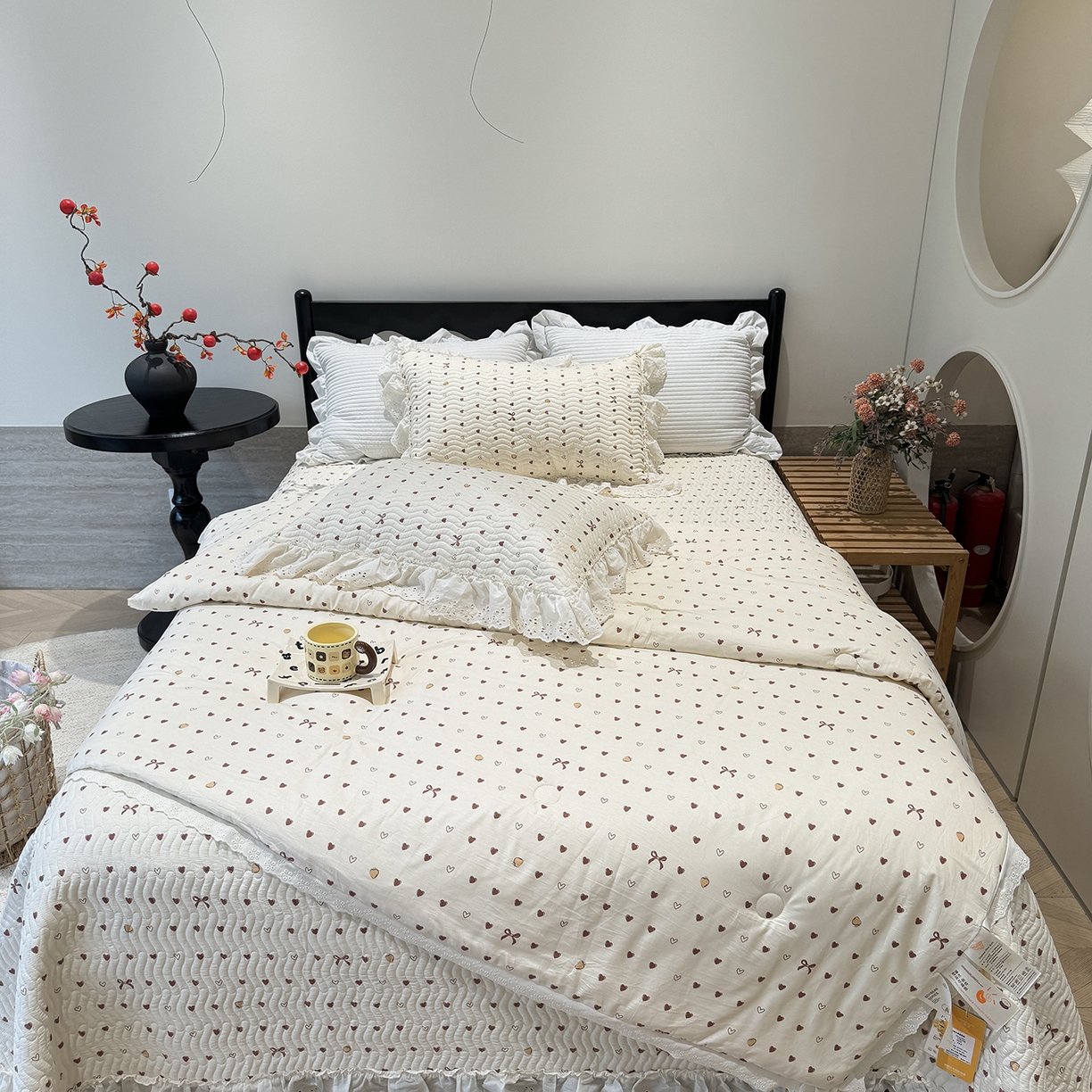 91家纺网 家纺一手货源 找家纺 （总）奈萝家纺 2025新款全棉蕾丝花边被套春秋被床盖四件套床盖三件套