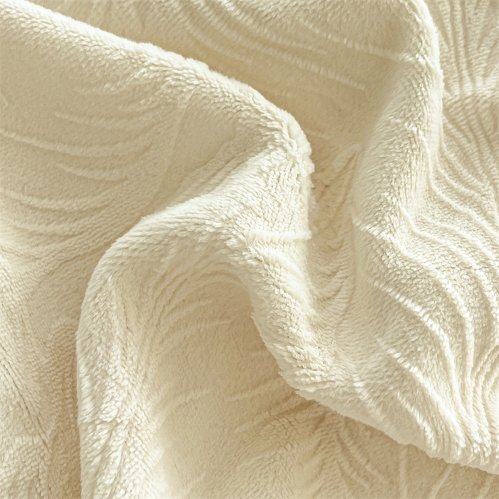 91家纺网 家纺一手货源 找家纺 遇见家居生活馆 2025新款A类牛奶绒雕花四件套-羽飞舞 奶芋色+杏仁