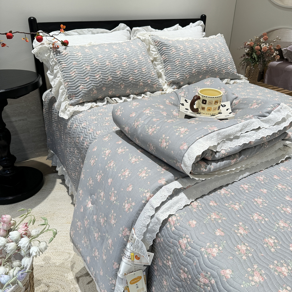 91家纺网 家纺一手货源 找家纺 （总）奈萝家纺 2025新款全棉蕾丝花边被套春秋被床盖四件套床盖三件套