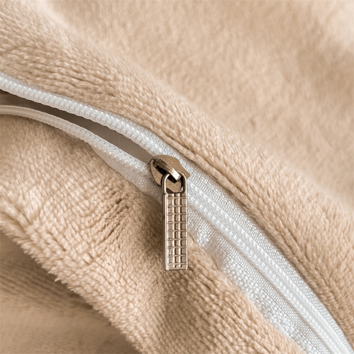 91家纺网 家纺一手货源 找家纺 遇见家居生活馆 2025新款A类牛奶绒雕花四件套-羽飞舞 卡诺粉+香槟