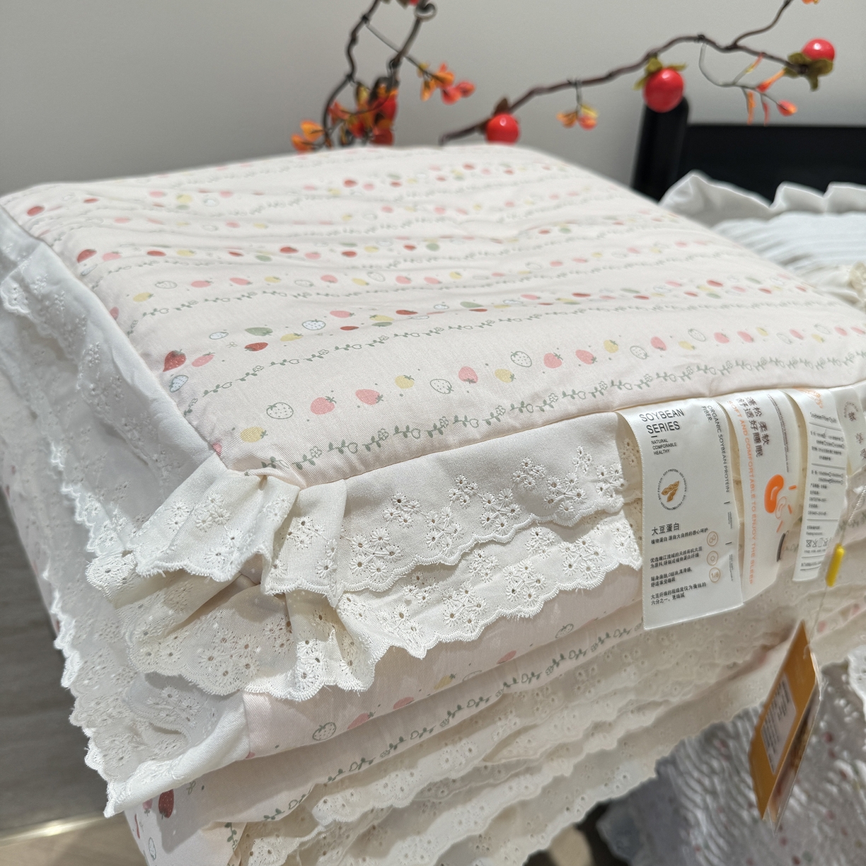 91家纺网 家纺一手货源 找家纺 奈萝家纺 2025新款全棉蕾丝花边被套春秋被床盖四件套床盖三件套 草莓酱