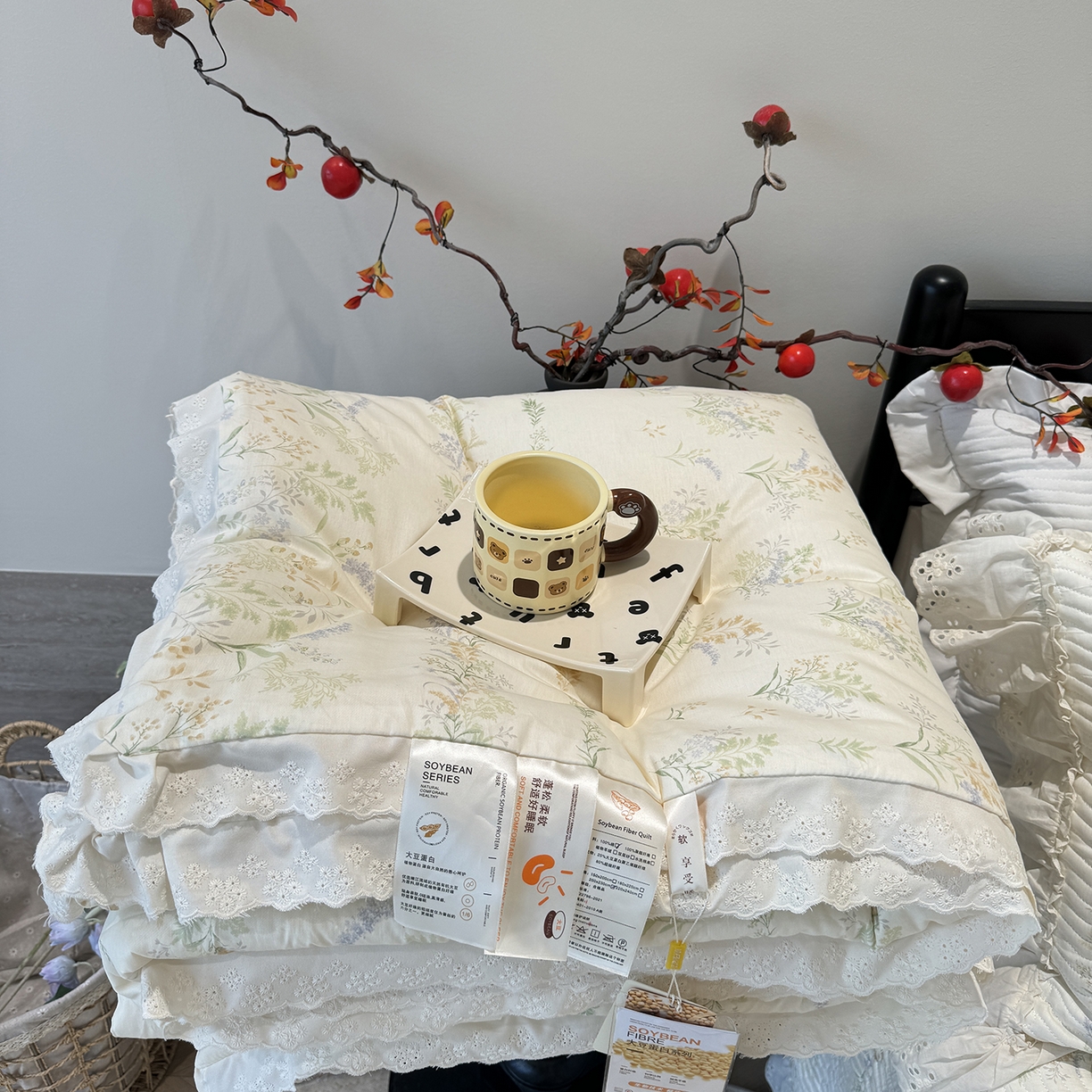 91家纺网 家纺一手货源 找家纺 奈萝家纺 2025新款全棉蕾丝花边被套春秋被床盖四件套床盖三件套 芳草恋