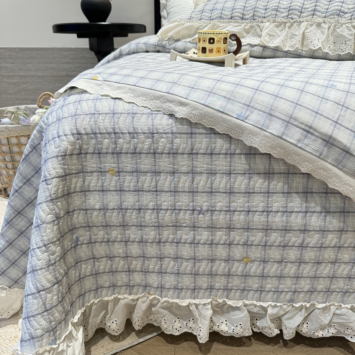 91家纺网 家纺一手货源 找家纺 奈萝家纺 2025新款全棉蕾丝花边被套春秋被床盖四件套床盖三件套 极光之星