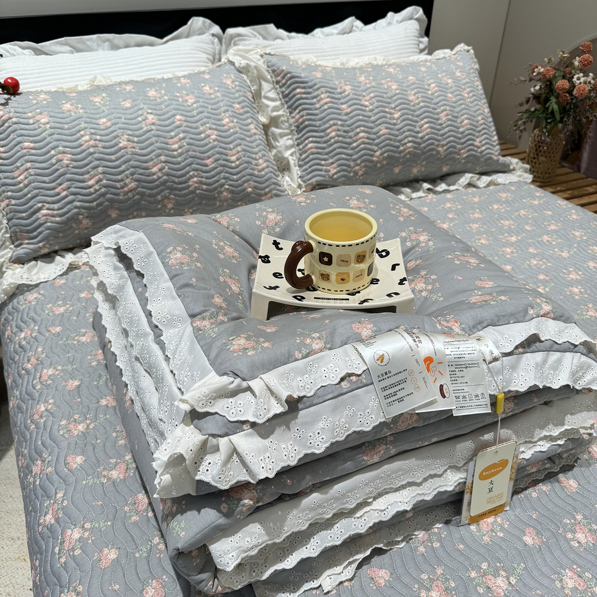 91家纺网 家纺一手货源 找家纺 奈萝家纺 2025新款全棉蕾丝花边被套春秋被床盖四件套床盖三件套 沫婉
