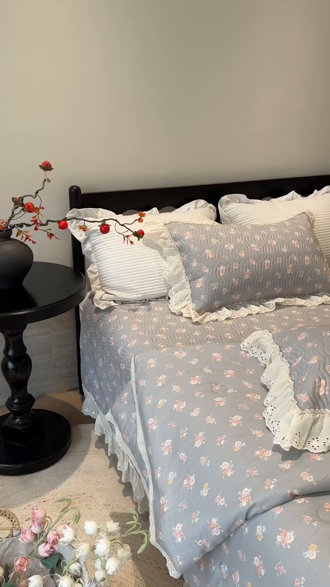 91家纺网 家纺一手货源 找家纺 奈萝家纺 2025新款全棉蕾丝花边被套春秋被床盖四件套床盖三件套 沐辰花灰