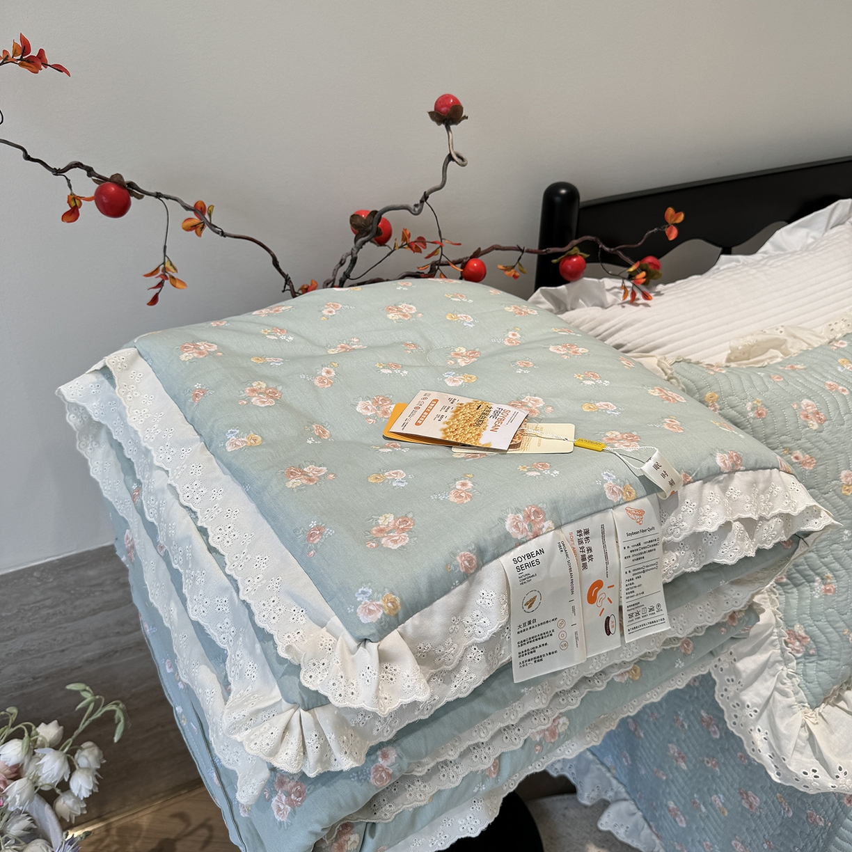 91家纺网 家纺一手货源 找家纺 奈萝家纺 2025新款全棉蕾丝花边被套春秋被床盖四件套床盖三件套 沐辰花绿